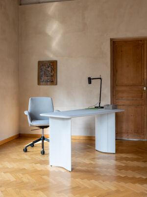 Downtown Conference | Chaise de bureau haut de gamme 360° Poltrona Frau, design italien et ergonomique par Jean-Marie Massaud, revêtement cuir Pelle Frau®. Disponible chez D-Style Interior.