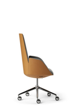 Cercle | Chaise de bureau Poltrona Frau, design ergonomique par Lievore - Altherr - Park, revêtement cuir Pelle Frau®. Disponible chez D-Style Interior.