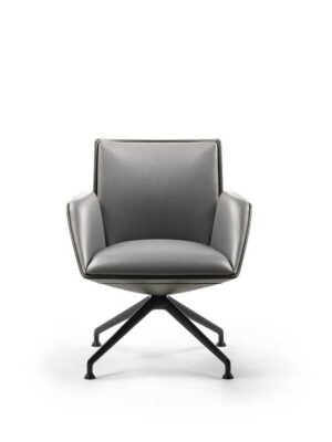Cercle | Chaise de bureau haut de gamme Visitor Poltrona Frau, design ergonomique par Lievore - Altherr - Park, coque en polyuréthane et cuir Pelle Frau®. Disponible chez D-Style Interior.