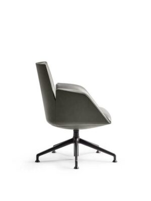 Cercle | Chaise de bureau haut de gamme Visitor Poltrona Frau, design ergonomique par Lievore - Altherr - Park, coque en polyuréthane et cuir Pelle Frau®. Disponible chez D-Style Interior.