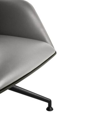 Cercle | Chaise de bureau haut de gamme Visitor Poltrona Frau, design ergonomique par Lievore - Altherr - Park, coque en polyuréthane et cuir Pelle Frau®. Disponible chez D-Style Interior.