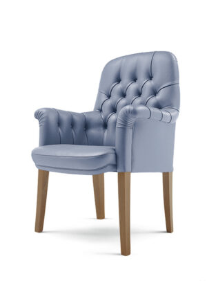 Oxford | Chaise de bureau haut de gamme Visitor Poltrona Frau, structure en hêtre massif, cuir Pelle Frau avec capitonnage artisanal et piètement en noyer d’Amérique. Desponsible chez D-style Interior