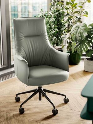 Chaise de bureau haut de gamme Archibald Task par Poltrona Frau, cuir Pelle Frau®, base en aluminium noir, dossier haut et accoudoirs design. Disponible chez D-style Interior