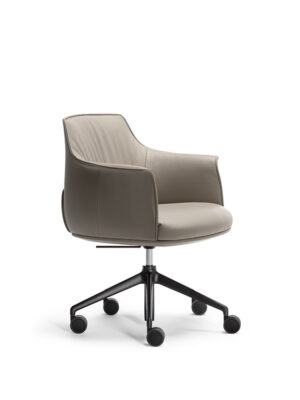Chaise de bureau haut de gamme Archibald Task par Poltrona Frau, cuir Pelle Frau®, base en aluminium noir, dossier haut et accoudoirs design. Disponible chez D-style Interior