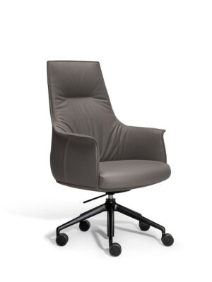 Chaise de bureau haut de gamme Archibald Task par Poltrona Frau, cuir Pelle Frau®, base en aluminium noir, dossier haut et accoudoirs design. Disponible chez D-style Interior