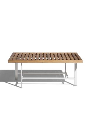 Solaria | Table basse design haut de gamme Poltrona Frau, teck massif FSC® et base en acier inox, mobilier d’extérieur de luxe, disponible chez D-Style Interior