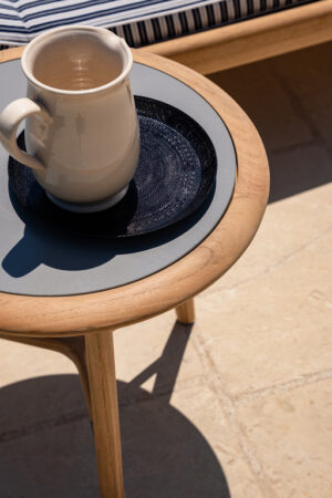 The Secret Garden | Table basse design haut de gamme Poltrona Frau, teck massif naturel et plateau en grès émaillé, disponible chez D-Style Interior