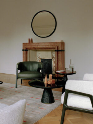 DUO | Table basse design haut de gamme Poltrona Frau, frêne massif sculpté à la main et plateau en marbre ou verre laqué, disponible chez D-Style Interior