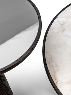 DUO | Table basse design haut de gamme Poltrona Frau, frêne massif sculpté à la main et plateau en marbre ou verre laqué, disponible chez D-Style Interior
