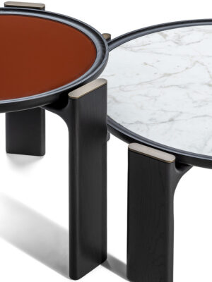 DUO | Table basse design haut de gamme Poltrona Frau, structure en frêne massif sculpté et plateau en marbre, verre ou frêne plaqué, disponible chez D-Style Interior