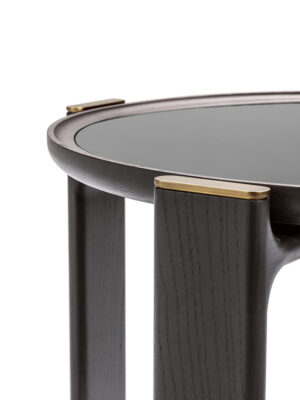 DUO | Table basse design haut de gamme Poltrona Frau, structure en frêne massif sculpté et plateau en marbre, verre ou frêne plaqué, disponible chez D-Style Interior
