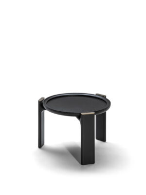 DUO | Table basse design haut de gamme Poltrona Frau, structure en frêne massif sculpté et plateau en marbre, verre ou frêne plaqué, disponible chez D-Style Interior