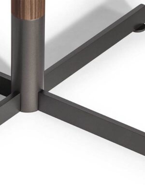 Bob Bistrot | Table basse design ronde haut de gamme Poltrona Frau, plateau rond en marbre Calacatta Oro, Fenix NTM® ou bois, piètement en acier bruni satiné, disponible chez D-Style Interior