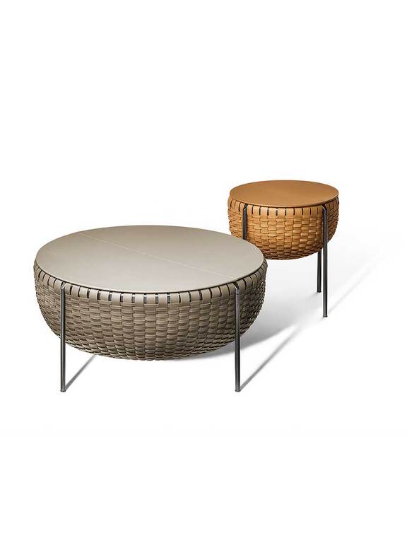 Cestlavie | Petite table de rangement design haut de gamme Poltrona Frau, cuir Pelle Frau® avec couvercle rabattable, structure en acier canon de fusil ou bruni, disponible chez D-Style Interior
