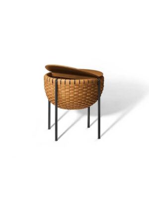 Cestlavie | Petite table de rangement design haut de gamme Poltrona Frau, cuir Pelle Frau® avec couvercle rabattable, structure en acier canon de fusil ou bruni, disponible chez D-Style Interior