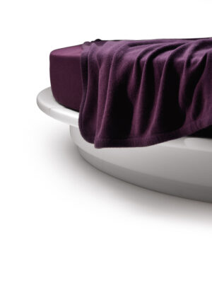 Lullaby Due lit + draps design haut de gamme par Poltrona Frau en cuir Pelle Frau® avec tête de lit pivotante, design haut de gamme italien chez D-Style Interior