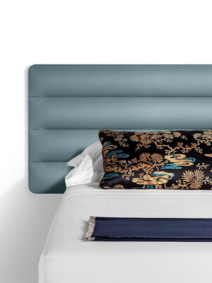 Ferdinandea Lit + Boiserie design haut de gamme par Poltrona Frau en cuir Pelle Frau® avec tête de lit matelassée et boiserie coordonnée, design italien chez D-Style Interior.