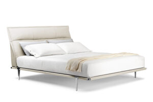 Mr Moonlight Lit design haut de gamme par Poltrona Frau avec tête de lit rembourrée en cuir Pelle Frau® et base aluminium, design haut de gamme italien chez D-Style Interior