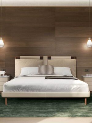 Times Lit design haut de gamme par Poltrona Frau avec tête de lit en frêne et bandes verticales en cuir Pelle Frau®, coussin personnalisable, design haut de gamme italien chez D-Style Interior