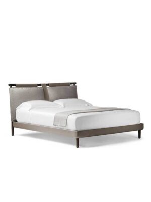 Times Lit design haut de gamme par Poltrona Frau avec tête de lit en frêne et bandes verticales en cuir Pelle Frau®, coussin personnalisable, design haut de gamme italien chez D-Style Interior