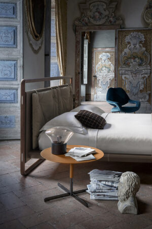 Volare Due Lit design haut de gamme par Poltrona Frau en cuir Pelle Frau® et bois massif, design italien, disponible chez D-Style Interior