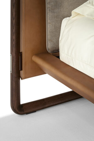 Volare Due Lit design haut de gamme par Poltrona Frau en cuir Pelle Frau® et bois massif, design italien, disponible chez D-Style Interior