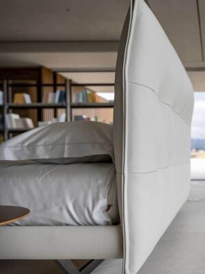 Aurora Tre Lit design haut de gamme en cuir Pelle Frau® par Poltrona Frau, design contemporain, disponible chez D-Style Interior