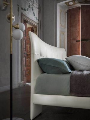 Aurora Due Lit design haut de gamme en cuir Pelle Frau® par Poltrona Frau, design italien contemporain, disponible chez D-Style Interior