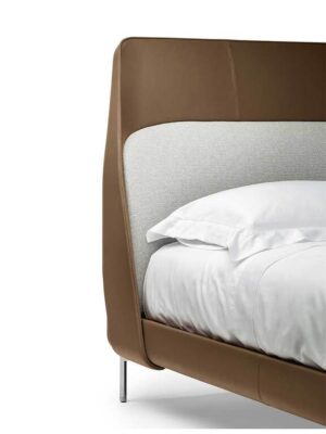 Coupè Lit design haut de gamme en cuir Pelle Frau® par Poltrona Frau, tête de lit rembourrée et design minimaliste, disponible chez D-Style Interior