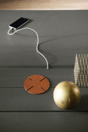 Jobs | Bureau design haut de gamme Poltrona Frau par Rodolfo Dordoni, design italien haut de gamme en cuir Pelle Frau® et bois de rouvre, disponible chez D-Style Interior