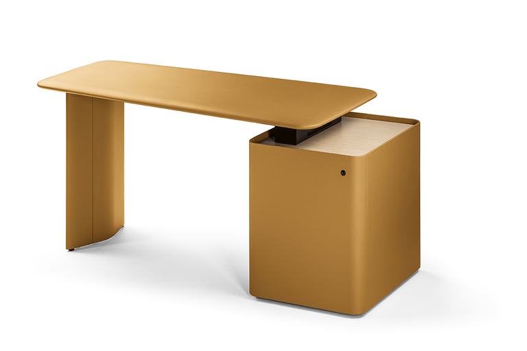 Trust | Small design haut de gamme bureau Poltrona Frau par Lievore – Altherr – Park, bureau compact en cuir Pelle Frau® ou Techno Wood, disponible chez D-Style Interior