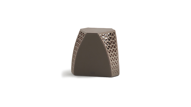 Hudson | Table basse design haut de gamme Poltrona Frau, structure tubulaire métal canon de fusil, plateau en tôle et bouleau noir, revêtement cuir Cuoio Saddle Extra, double fonctionnalité table-pouf, disponible chez D-Style Interior