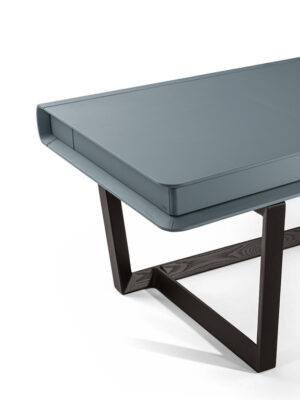 Peek-a-Book Grand Bureau design haut de gamme Poltrona Frau par Roberto Lazzeroni, cuir Pelle Frau® et frêne massif, design italien haut de gamme disponible chez D-Style Interior