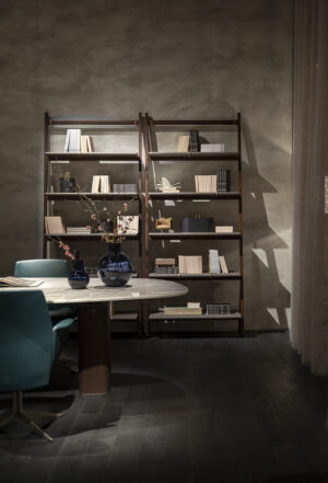 Bibliothèque design haut de gamme Ren par Poltrona Frau, design Neri&Hu avec structure noyer Canaletto et étagères cuir Saddle Extra, disponible chez D-Style Interior