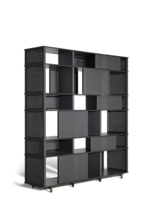 Bibliothèque design haut de gamme Lloyd Tex par Poltrona Frau, design Jean-Marie Massaud avec panneaux Techno-fabric semi-transparent et structure autoportante, disponible chez D-Style Interior