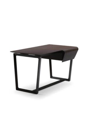 Fred Bureau design haut de gamme par Poltrona Frau, cuir Saddle Extra et frêne massif, design italien haut de gamme disponible chez D-Style Interior