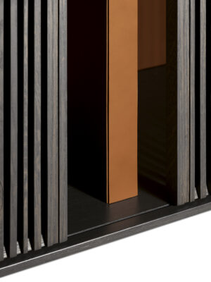 Bibliothèque design Lloyd faible Cabinet par Poltrona Frau, grilles coulissantes en rouvre, disponible chez D-Style Interior