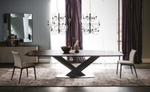 Stratos Wood table design haut de gamme en bois massif par Cattelan Italia, avec base en acier et finitions élégantes. Disponible chez D-Style Interior.