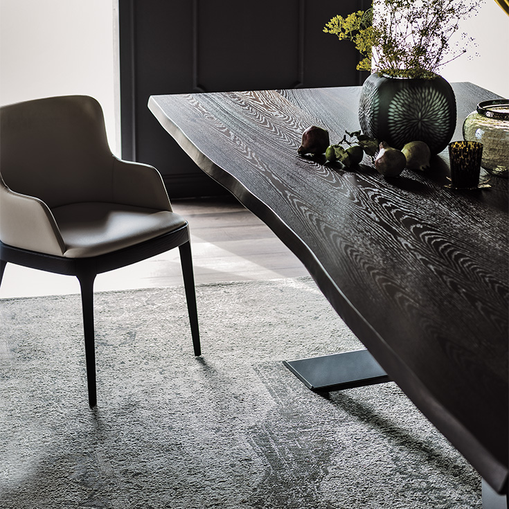 Spyder Wood table design haut de gamme par Cattelan Italia. Élégante et sculpturale, elle apporte chaleur et sophistication à votre intérieur. Disponible chez D-Style Interior.