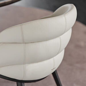 Camilla Chaise design haut de gamme de Cattelan Italia, une création italienne d’exception aux lignes fluides et confortables. Disponible chez D-Style Interior.