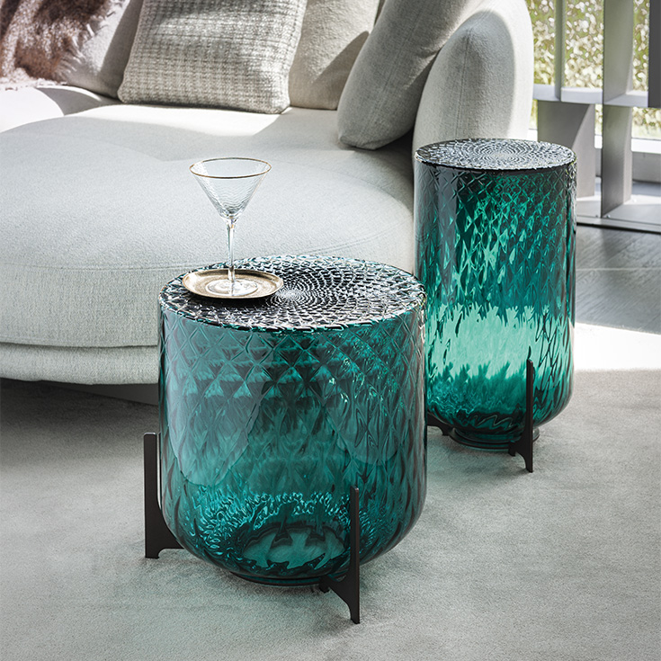 Table basse design haut de gamme Dodo par Cattelan Italia, en verre soufflé technique Balloton avec base acier bronze, disponible chez D-Style Interior.