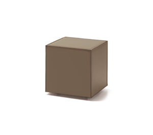 Kubo Pouf design multifonction en cuir Kubo de Cattelan Italia avec coutures contrastées, disponible chez D-Style Interior.