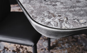 Planer Keramik Premium table design haut de gamme en céramique et acier laqué, alliance parfaite. Disponible chez D-Style Interior.