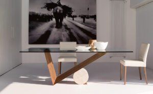 Valentino table de Cattelan Italia, une pièce iconique alliant marbre, bois et verre. Design sculptural et finitions d’exception. Disponible chez D-Style Interior.