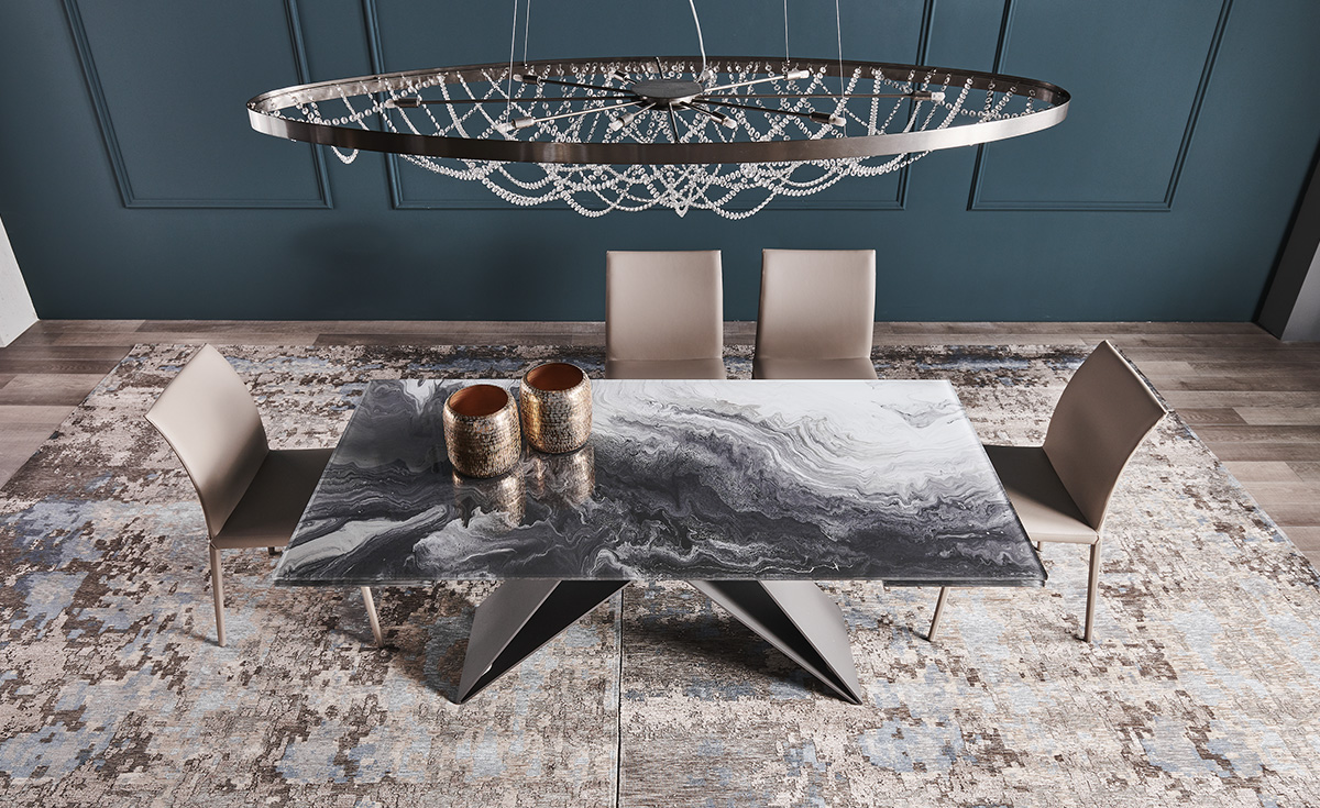 Premier Crystalart Drive table de Cattelan Italia allie verre artistique et structure en acier. Un design extensible élégant et innovant. Chez D-Style Interior.