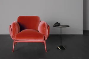 Hourglass par Amura Lab – une table basse au design sculptural et contemporain, mariant métal, bois et marbre avec élégance. Disponible chez D-Style Interior.