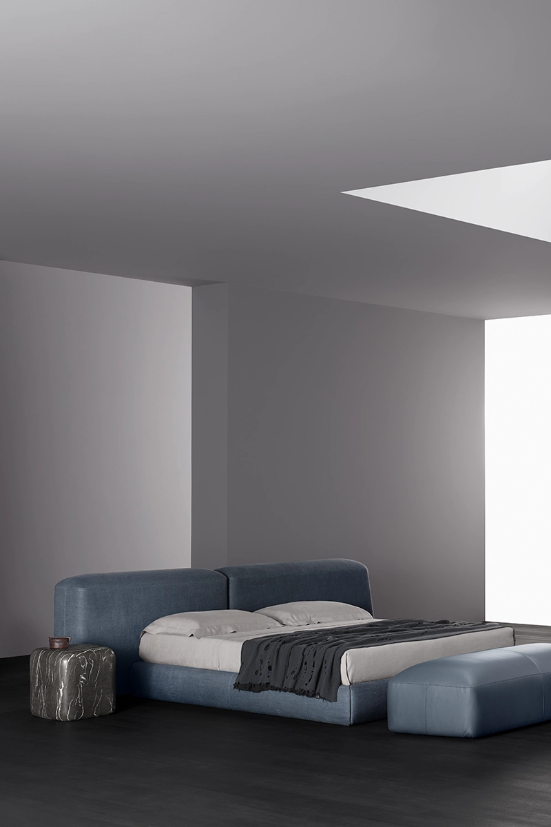 Le lit Lapis d’Amura Lab associe design sculptural, confort mémoire de forme et raffinement italien. Disponible chez D-Style Interior.