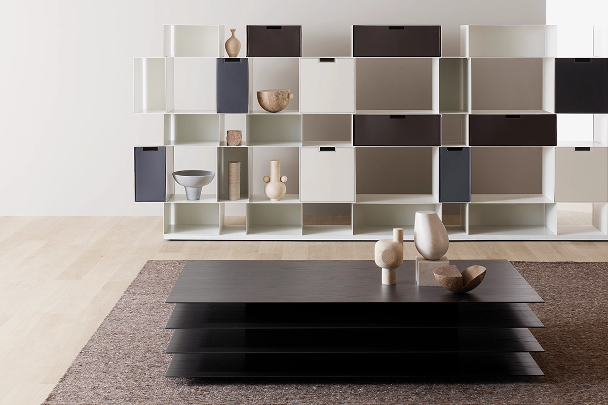 Millefoglie par Amura Lab – une table design sculpturale, entre légèreté et solidité, alliant esthétique géométrique et fonctionnalité. Disponible chez D-Style Interior.