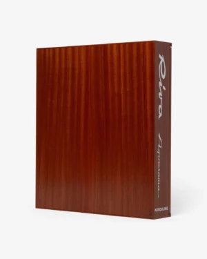 Livre design haut de gamme Riva Aquarama Special Edition par Assouline, édition bois verni sous écrin, disponible chez D-Style Interior.