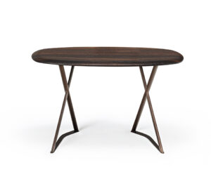 TAHITI Bureau design moderne et raffiné en bois noble et acier laqué gaufré, parfait pour les intérieurs contemporains. Disponible chez D-Style Interior.